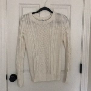 Old navy cable knit sweater. Size XS. Ivory color.